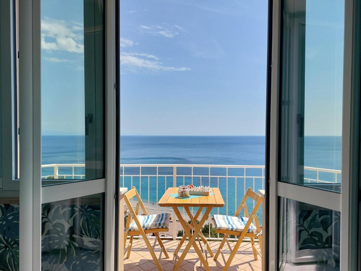 Una Finestra Sul Mare Home 1 Берджеджи Экстерьер фото