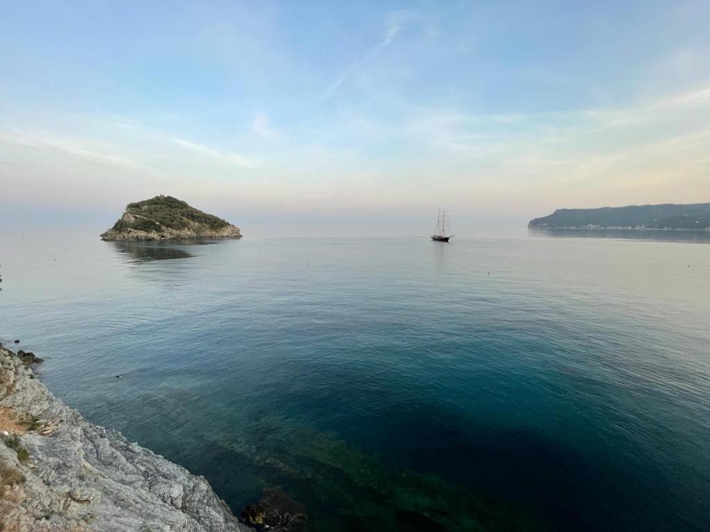 Una Finestra Sul Mare Home 1 Берджеджи Экстерьер фото